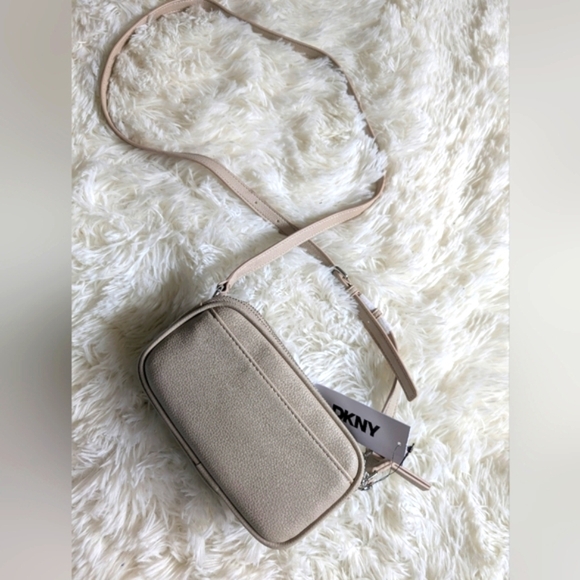 DKNY Crossbody Bags & Handbags for Women with Cross-Body Strap - Picture 4 of 11